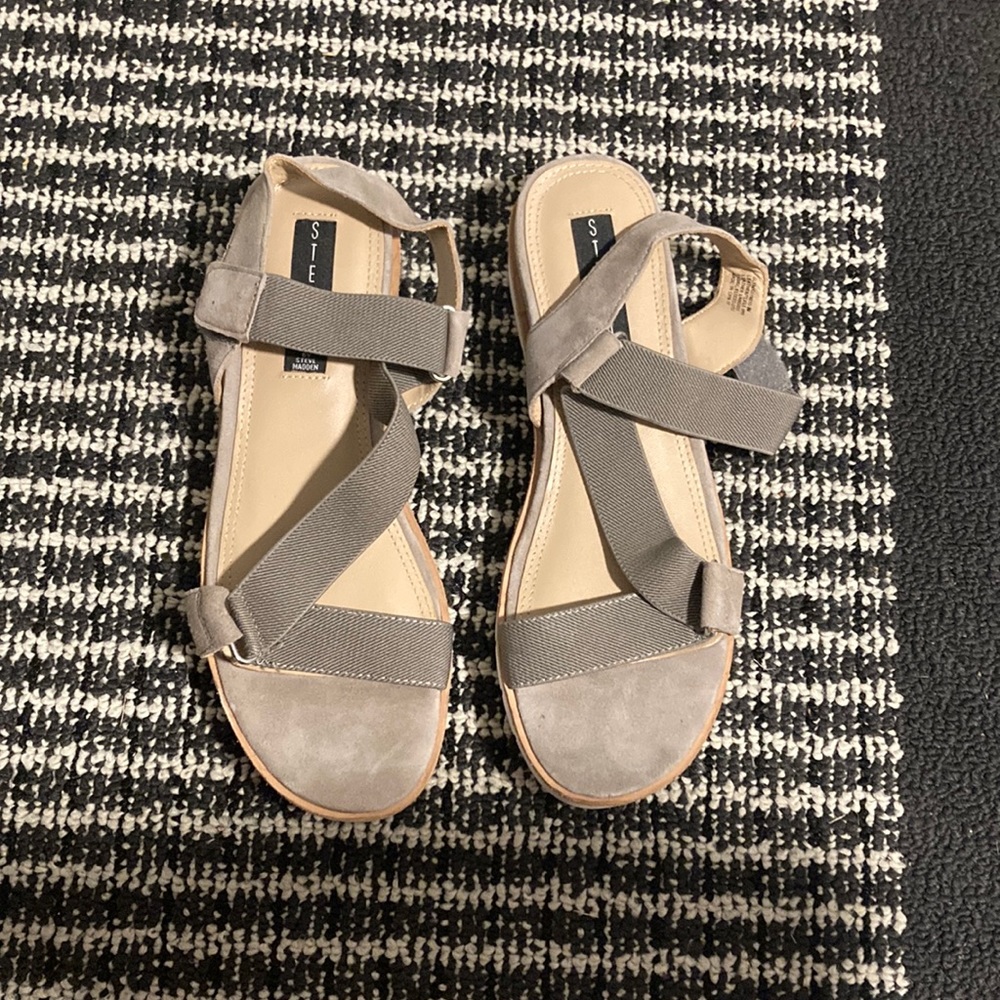 Platform sandals - Picture 1 of 4